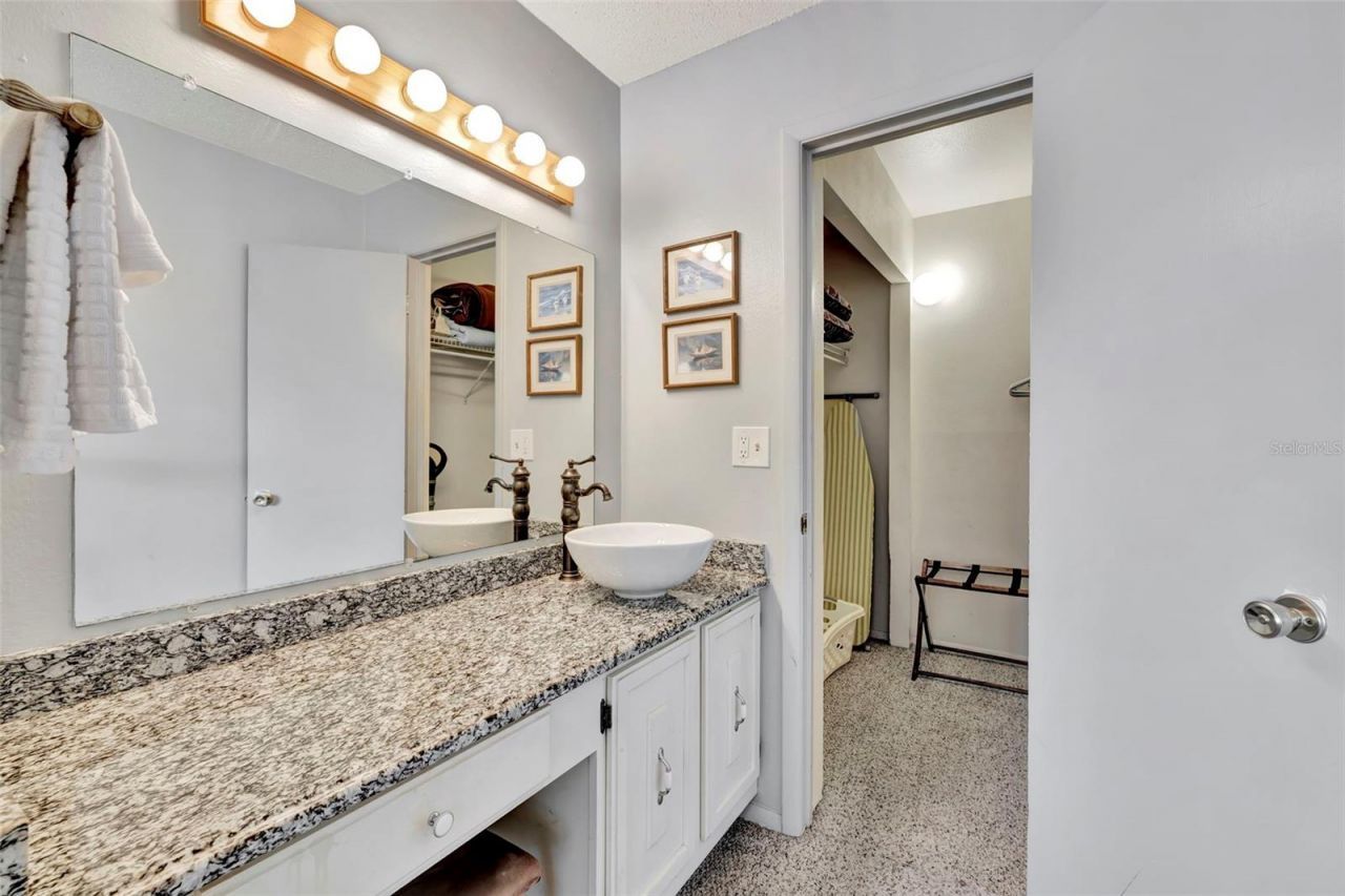 6157 Midnight Pass Road, Unit E24, Sarasota, FL 34242 Photo