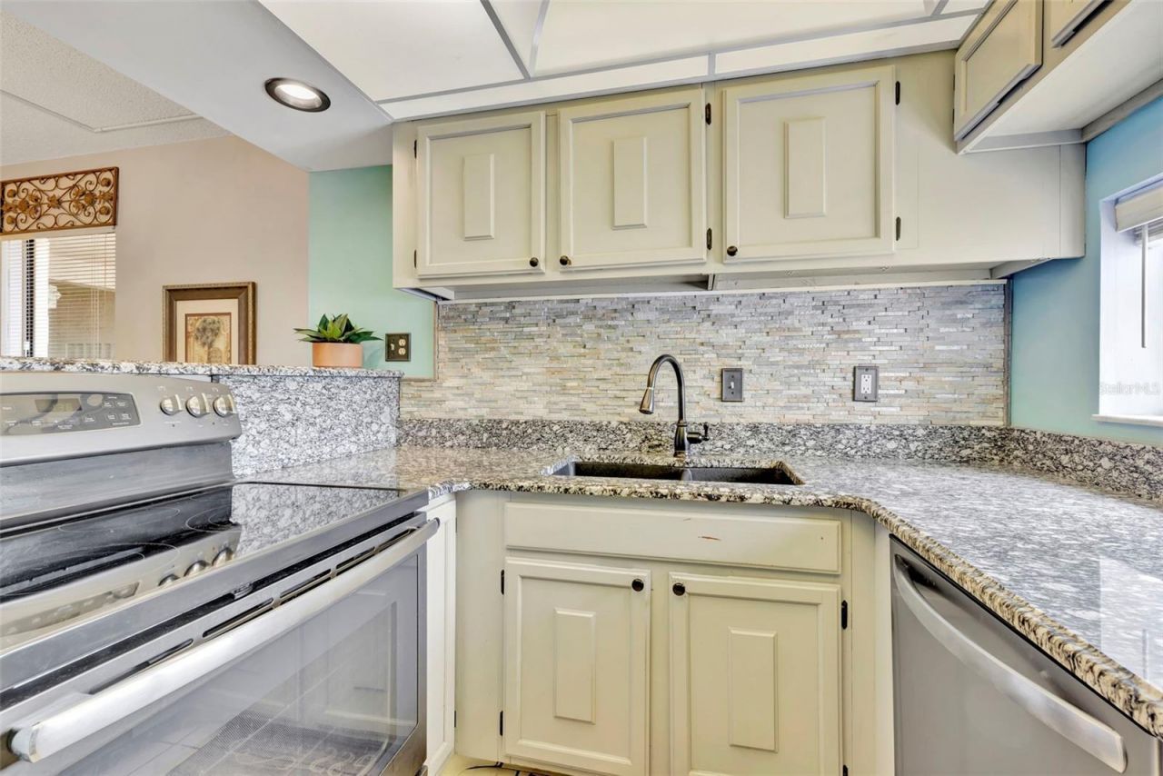 6157 Midnight Pass Road, Unit E24, Sarasota, FL 34242 Photo