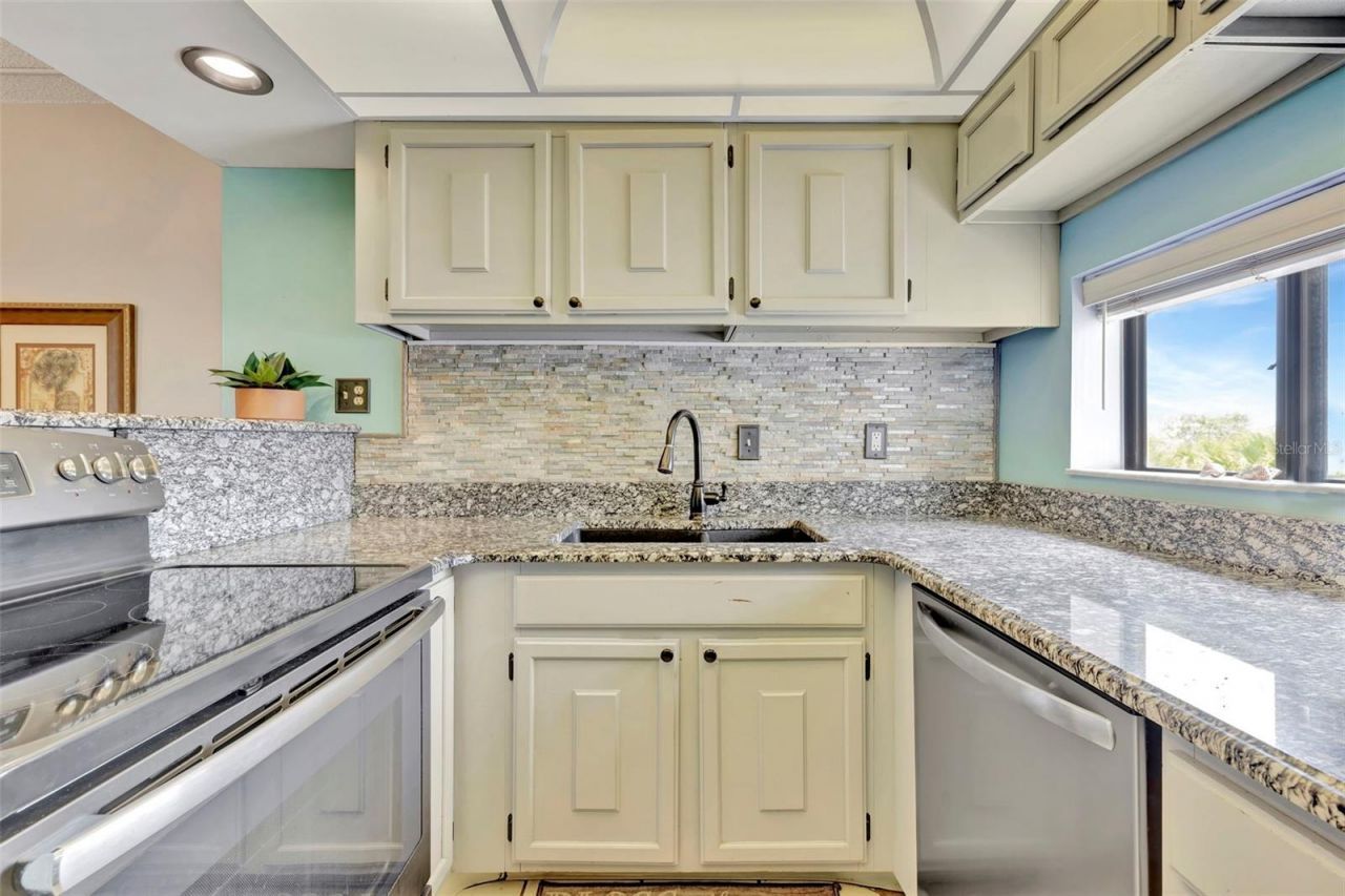 6157 Midnight Pass Road, Unit E24, Sarasota, FL 34242 Photo