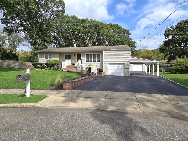 3 Candlestick Court, Dix Hills, NY 11746