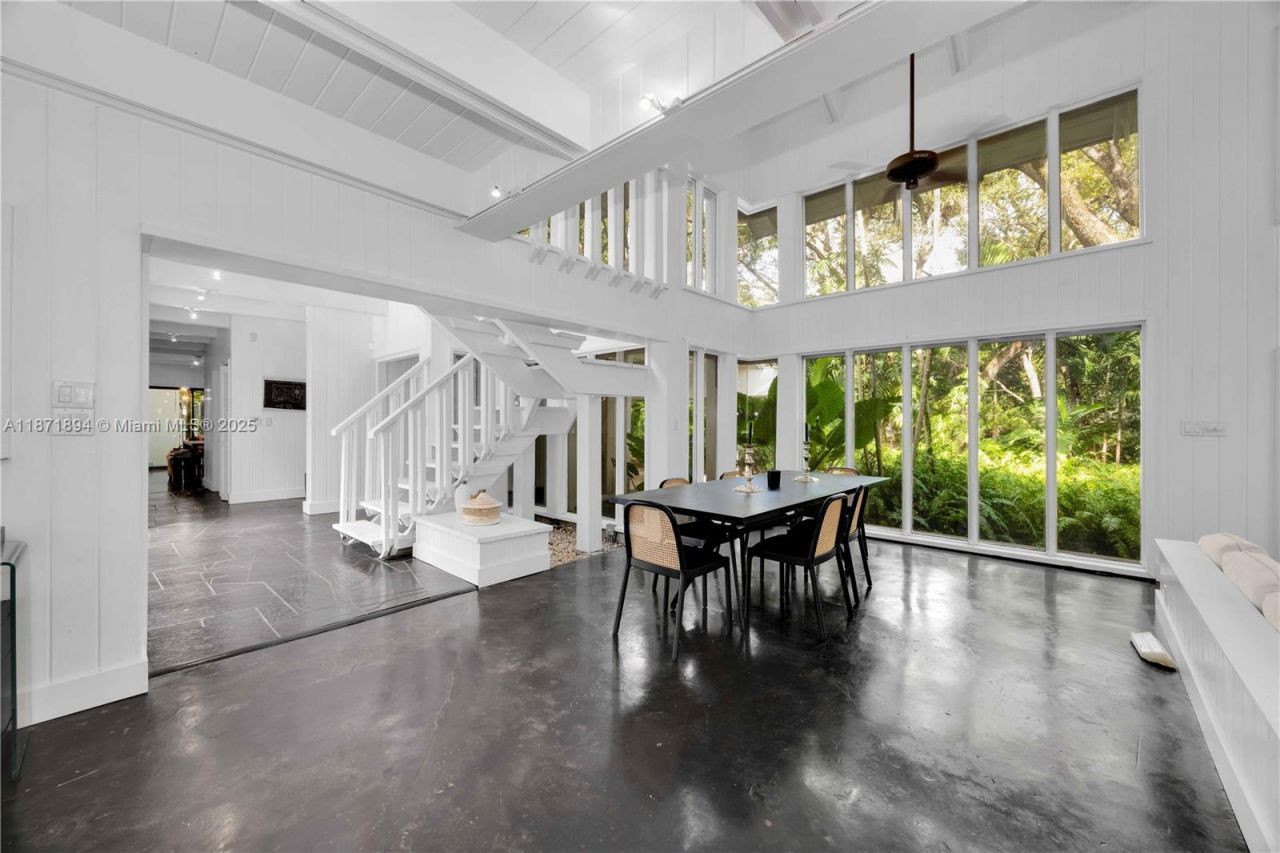 5600 Oakwood Ln, Coral Gables, FL 33156 Photo