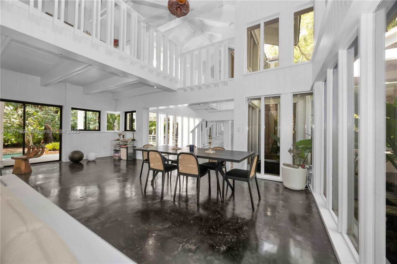 5600 Oakwood Ln, Coral Gables, FL 33156 Photo