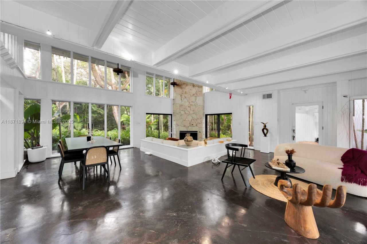 5600 Oakwood Ln, Coral Gables, FL 33156 Photo