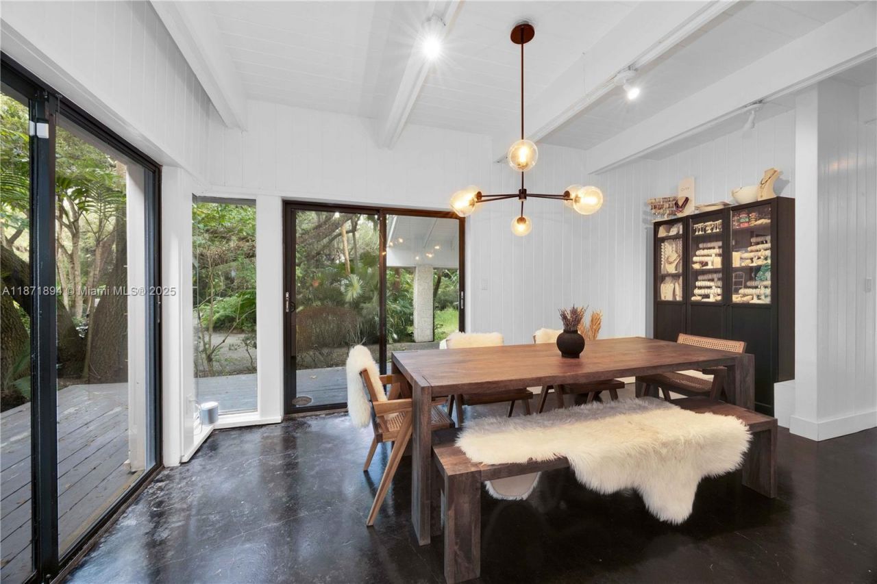 5600 Oakwood Ln, Coral Gables, FL 33156 Photo