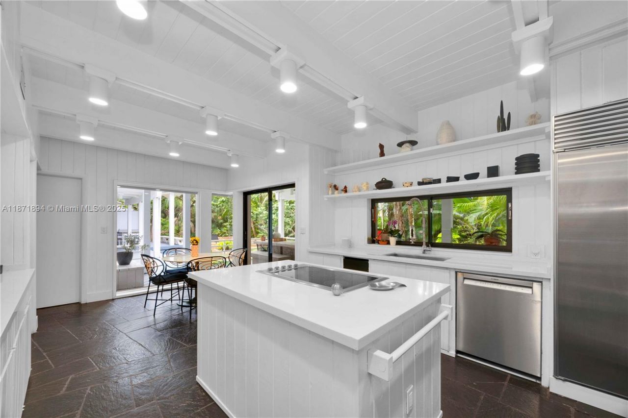 5600 Oakwood Ln, Coral Gables, FL 33156 Photo