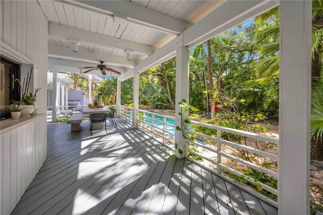 5600 Oakwood Ln, Coral Gables, FL 33156 Photo