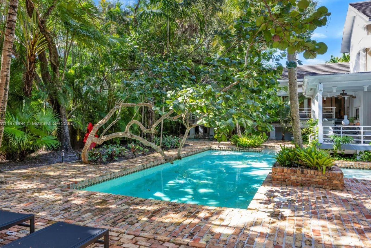 5600 Oakwood Ln, Coral Gables, FL 33156 Photo