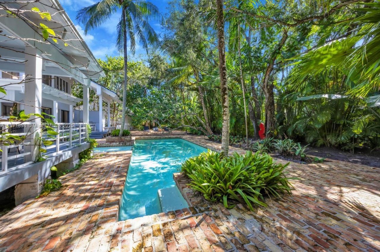 5600 Oakwood Ln, Coral Gables, FL 33156 Photo