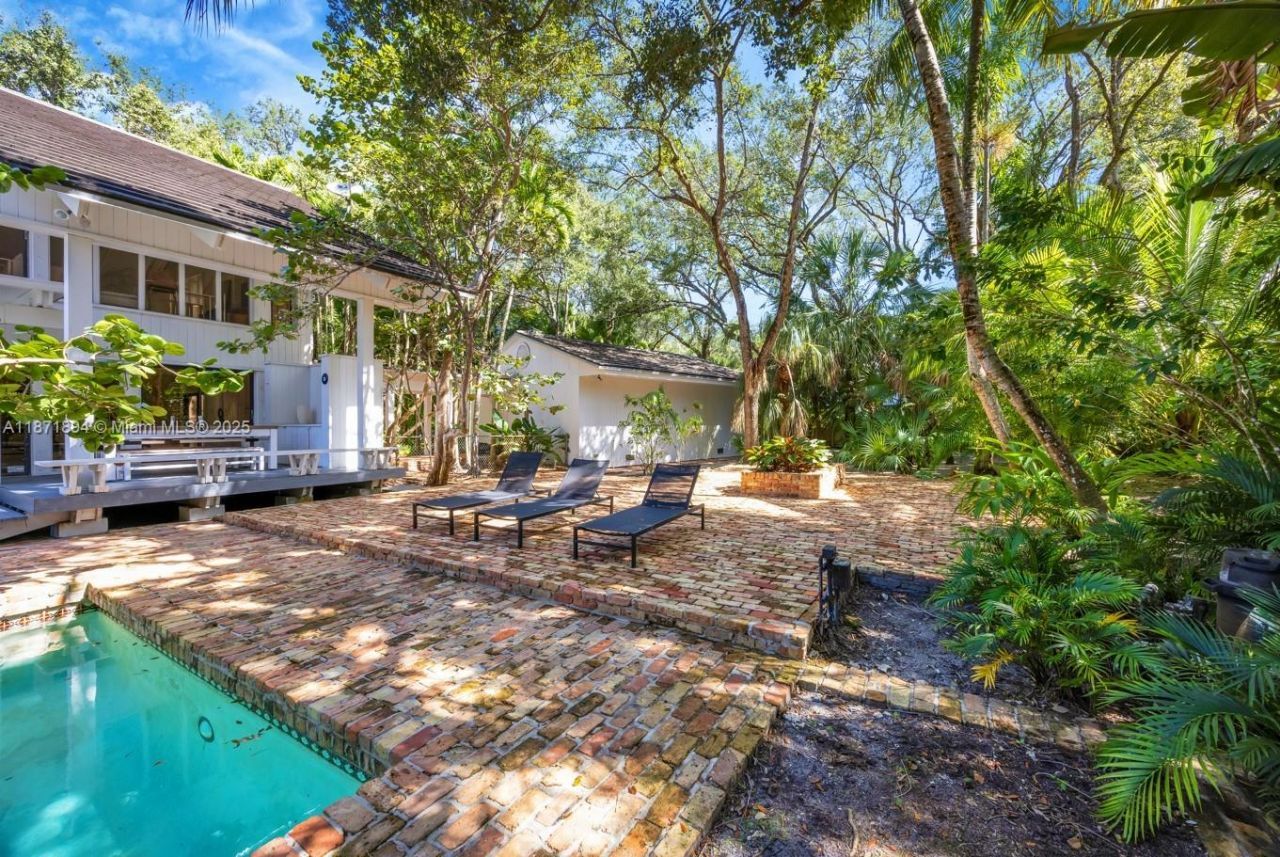 5600 Oakwood Ln, Coral Gables, FL 33156 Photo