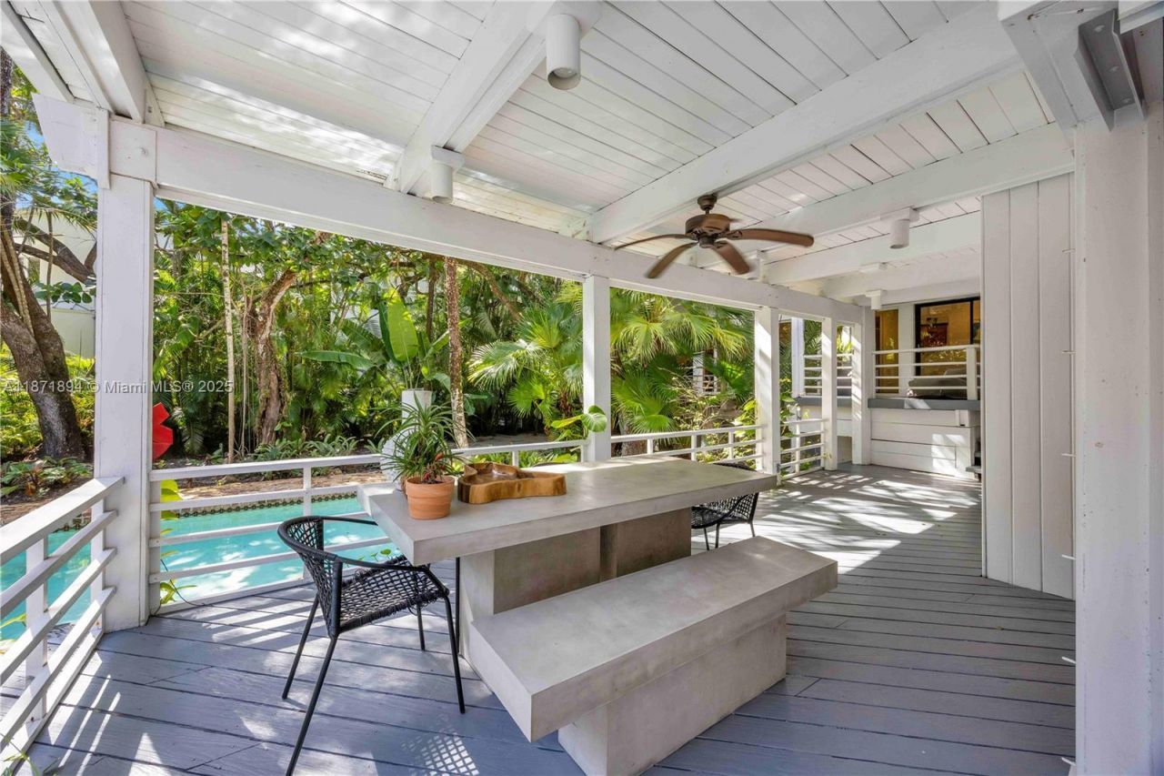 5600 Oakwood Ln, Coral Gables, FL 33156 Photo