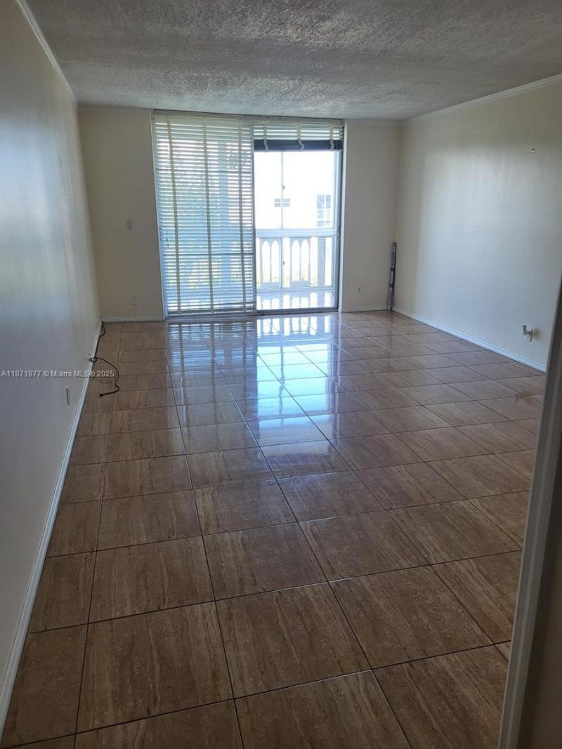 900 NE 12th Ave, Unit 705, Hallandale Beach, FL 33009 Photo