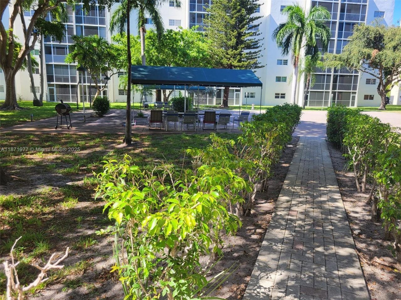 900 NE 12th Ave, Unit 705, Hallandale Beach, FL 33009 Photo