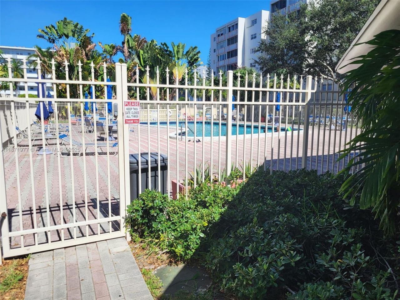 900 NE 12th Ave, Unit 705, Hallandale Beach, FL 33009 Photo