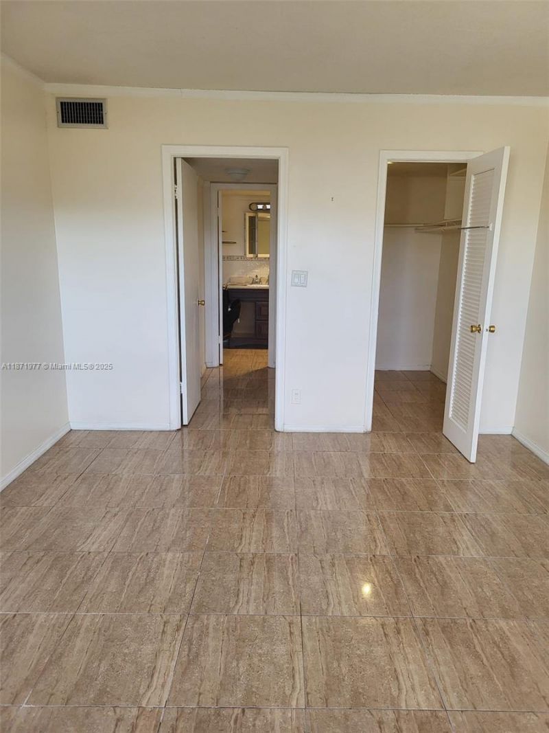 900 NE 12th Ave, Unit 705, Hallandale Beach, FL 33009 Photo