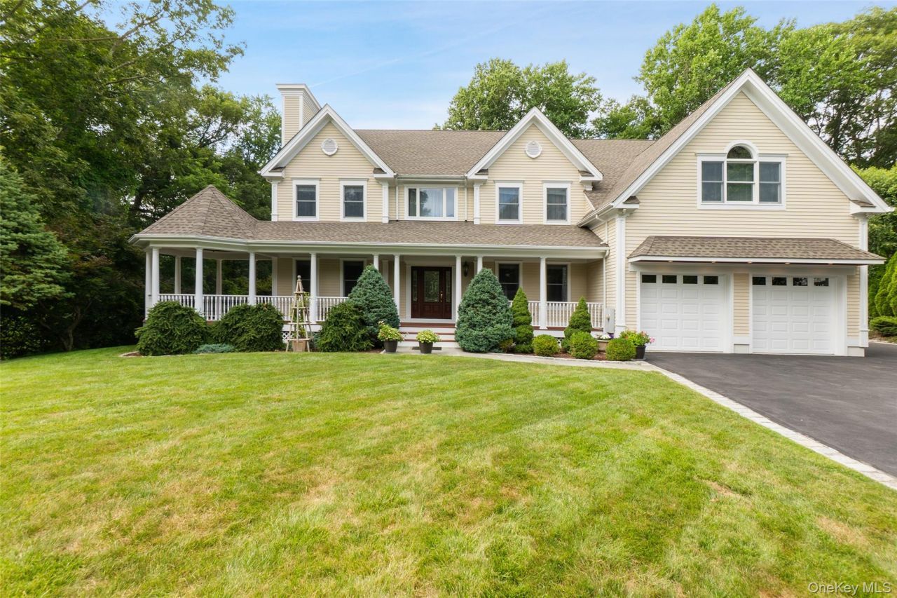 8 Crecco Place, Mahopac, NY 10541 Main Photo