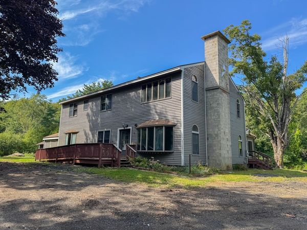 198 Union Rd, Wales, MA 01081