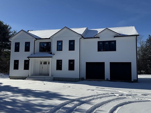 247 Braley Hill Rd, Rochester, MA 02770