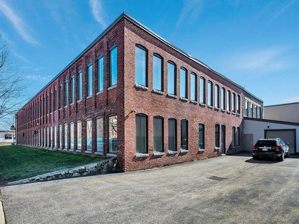 77 Rumford Ave, Waltham, MA 02453