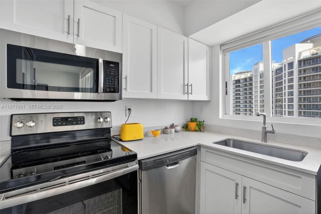 5900 Collins Ave, Unit 1607, Miami Beach, FL 33140 Photo