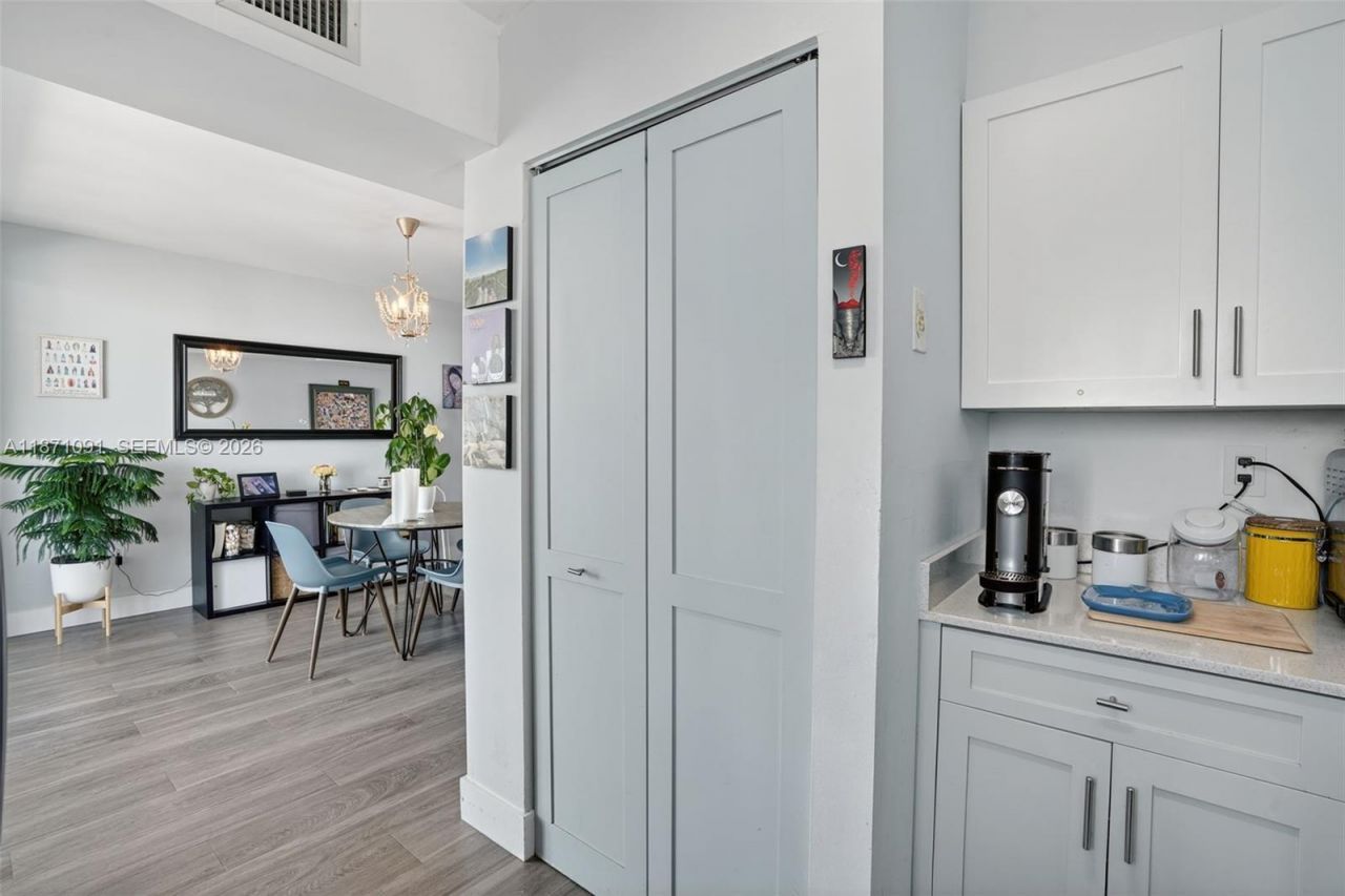 5900 Collins Ave, Unit 1607, Miami Beach, FL 33140 Photo