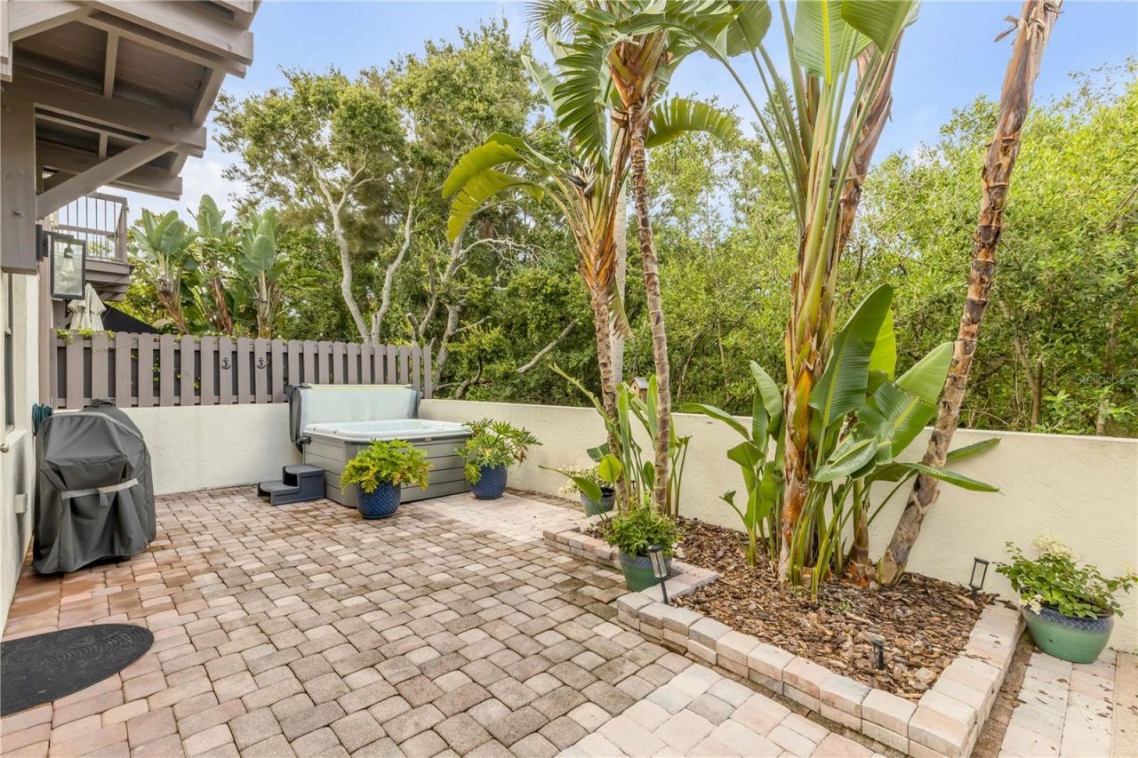 123 Marina Bay Drive, New Smyrna Beach, FL 32169 Photo