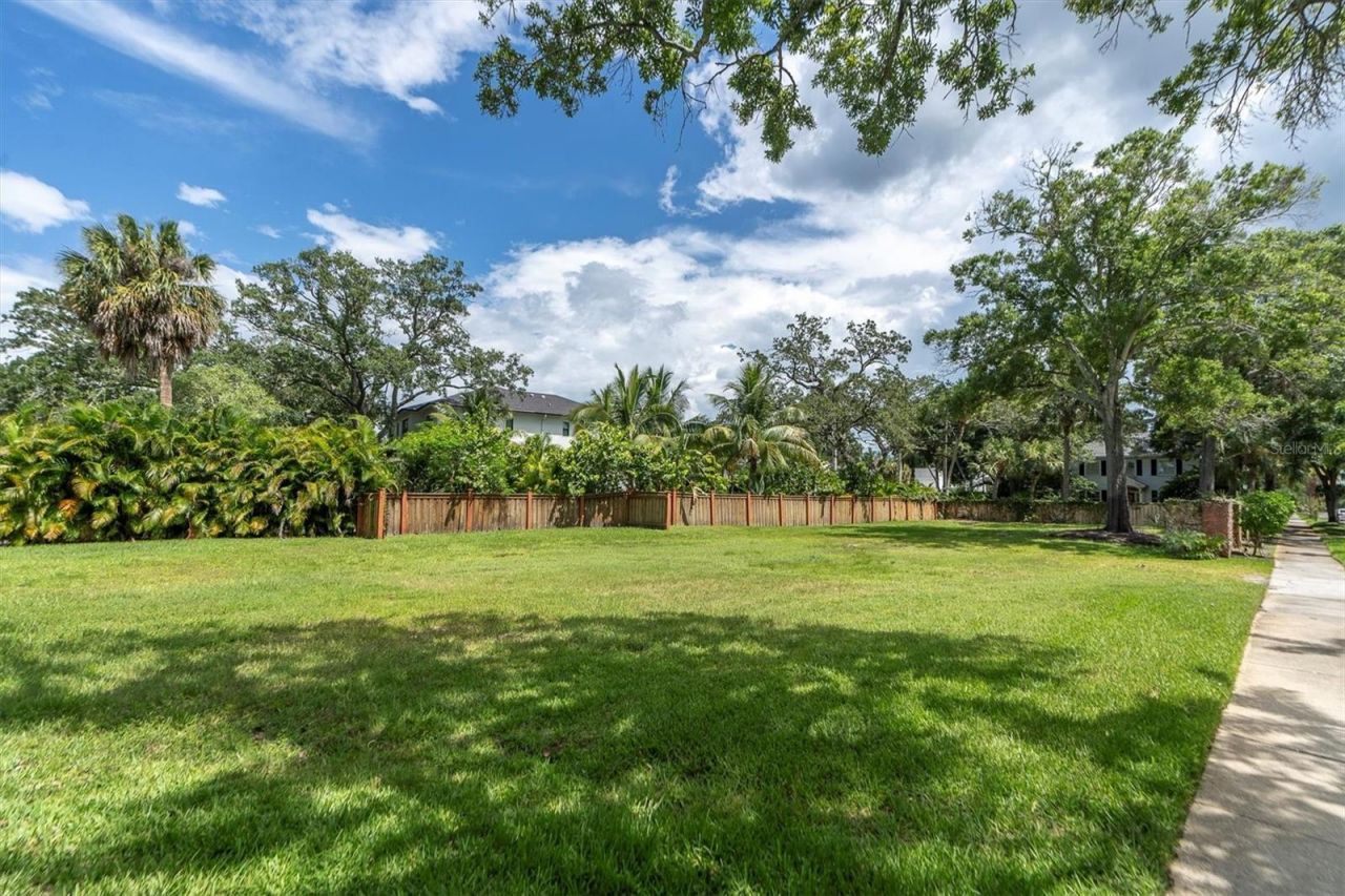 1956 Coffee Pot Boulevard Ne, Saint Petersburg, FL 33704 Photo