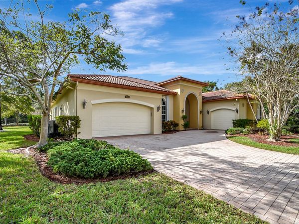 8123 Woodslanding Trail, West Palm Beach, FL 33411