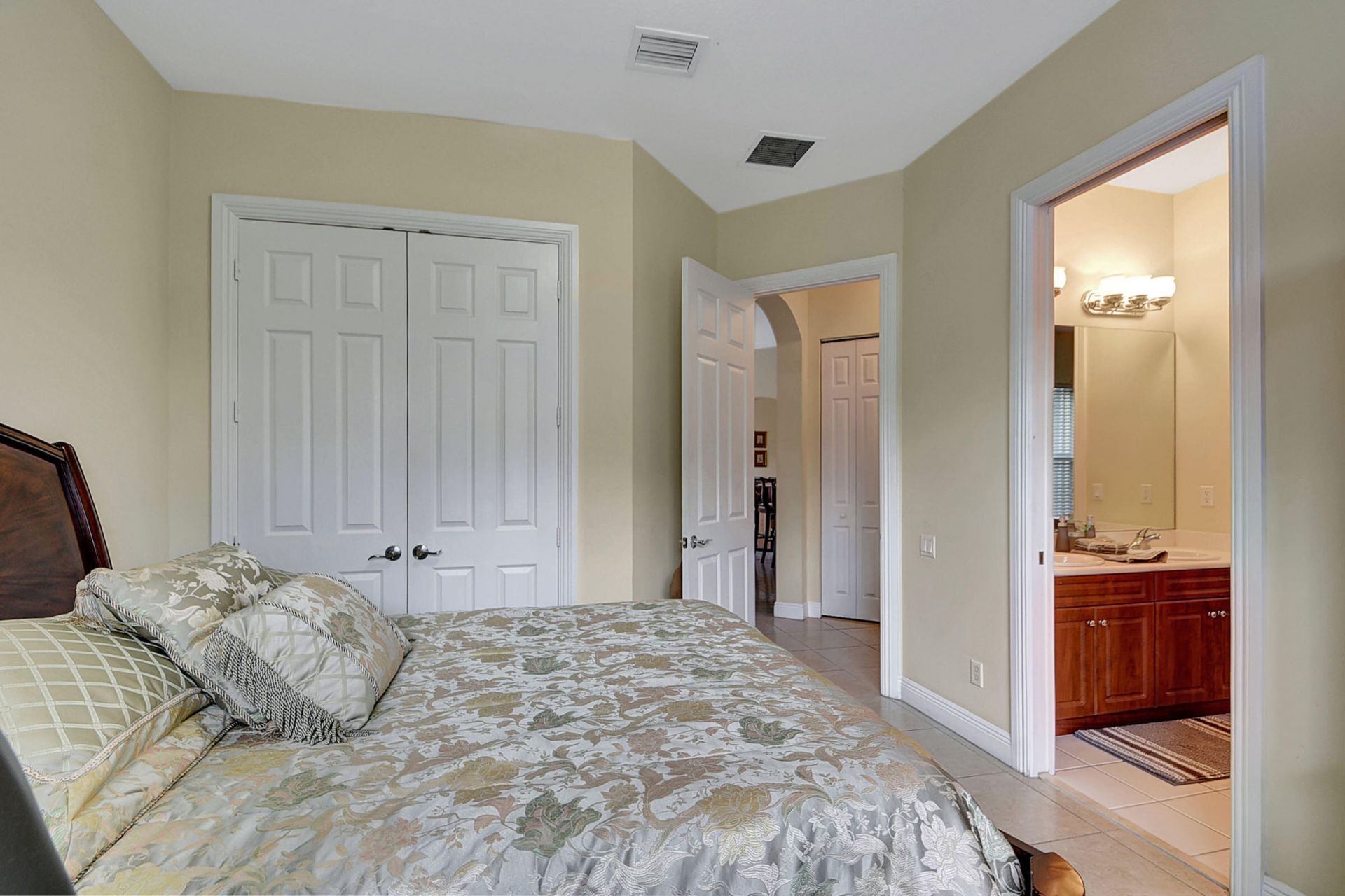 8123 Woodslanding Trail, West Palm Beach, FL 33411 Photo