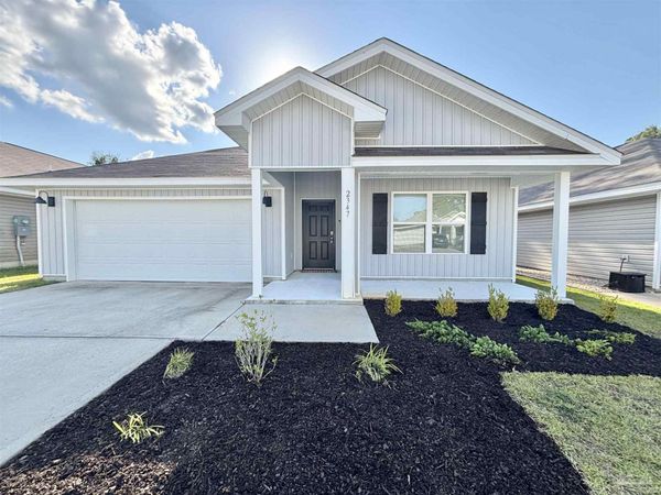 2347 Kirkwood Dr, Cantonment, FL 32533