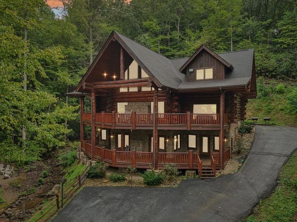 641 Pinnacle Vista Rd, Gatlinburg, TN 37738