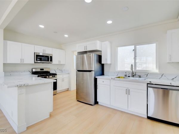 1405 Oakwood Avenue, North Las Vegas, NV 89030