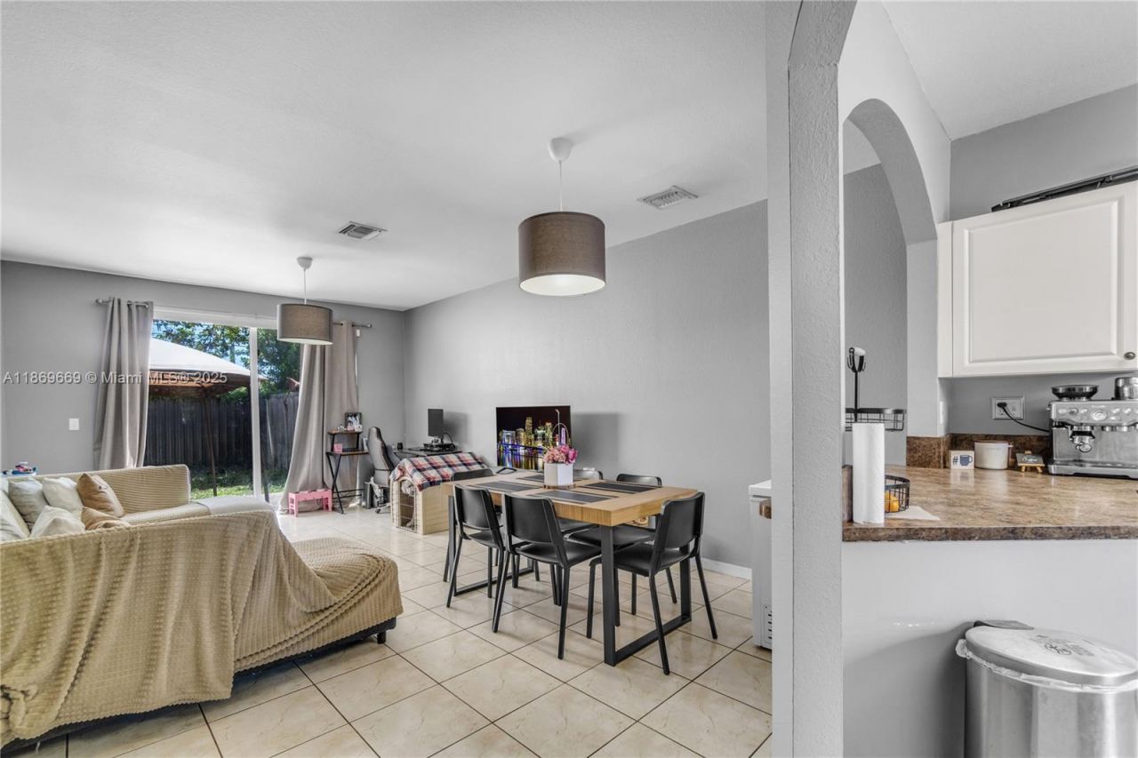 120 SE 6th Rd, Homestead, FL 33030 Photo