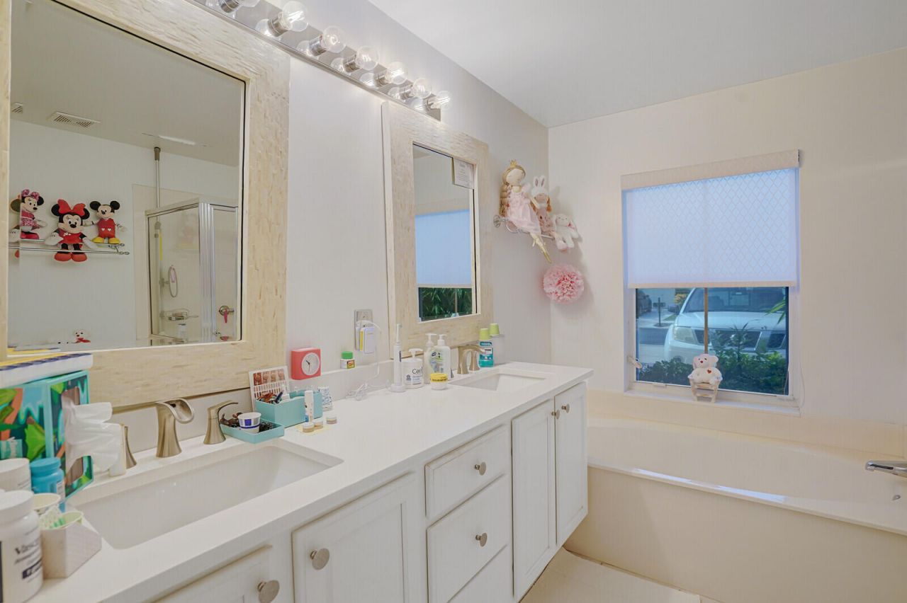 10673 Pelican Drive, Wellington, FL 33414 Photo