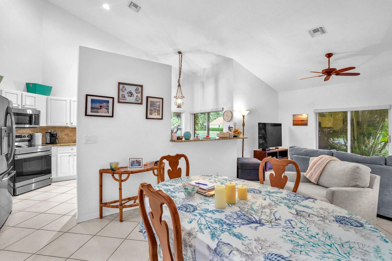 10673 Pelican Drive, Wellington, FL 33414 Photo