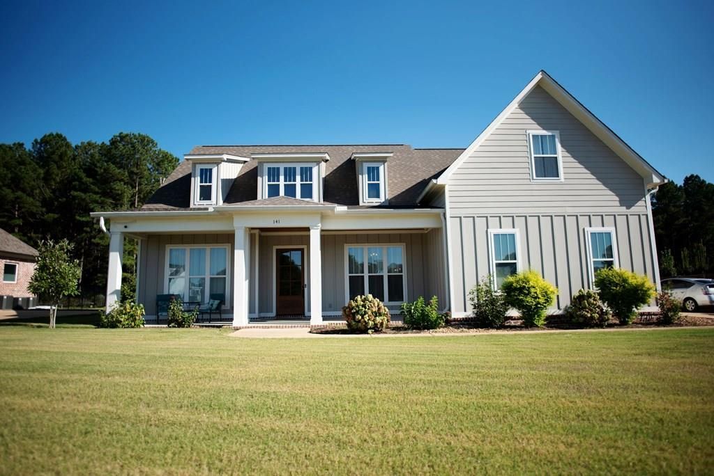 141 Downing Street Oxford, MS 38655