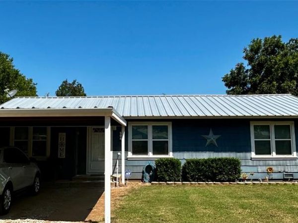 506 W Reiman Street, Seymour, TX 76380