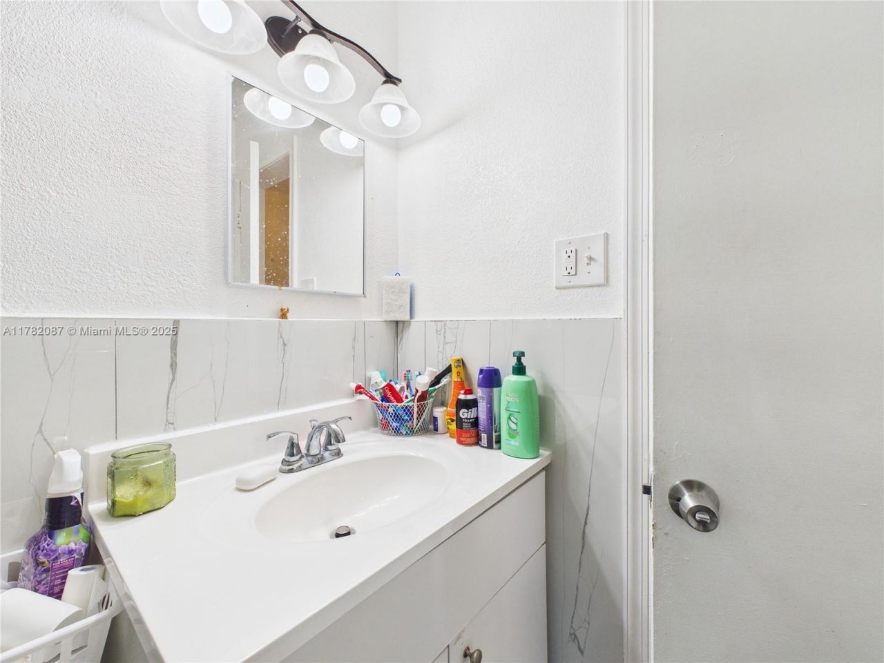 1713 SW 11th Ct, Fort Lauderdale, FL 33312 Photo