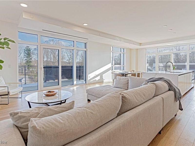 22700 Lake Road, Unit 504, Rocky River, OH 44116 Photo 14