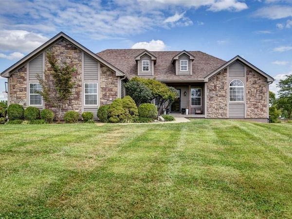 5275 SE Fox Run Road, Lathrop, MO 64465