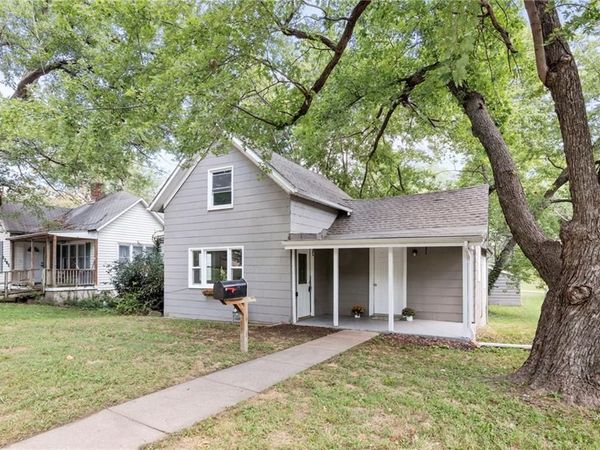 1207 S 2nd Street, Leavenworth, KS 66048