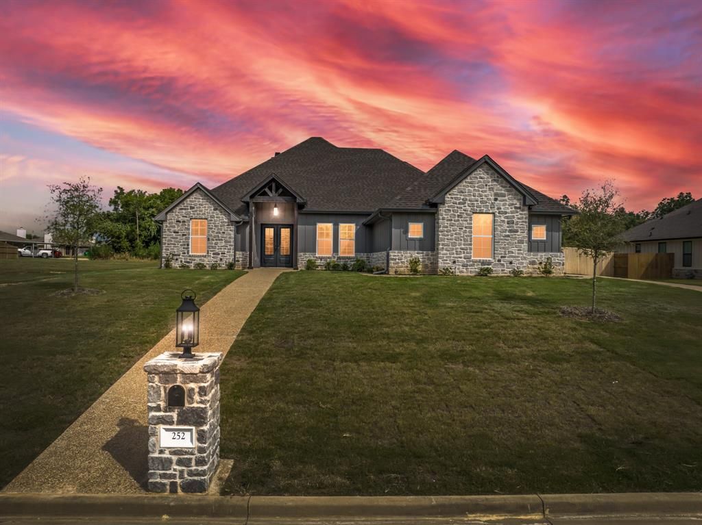 252 Fox Run Lane, Robinson, TX 76706 Main Photo