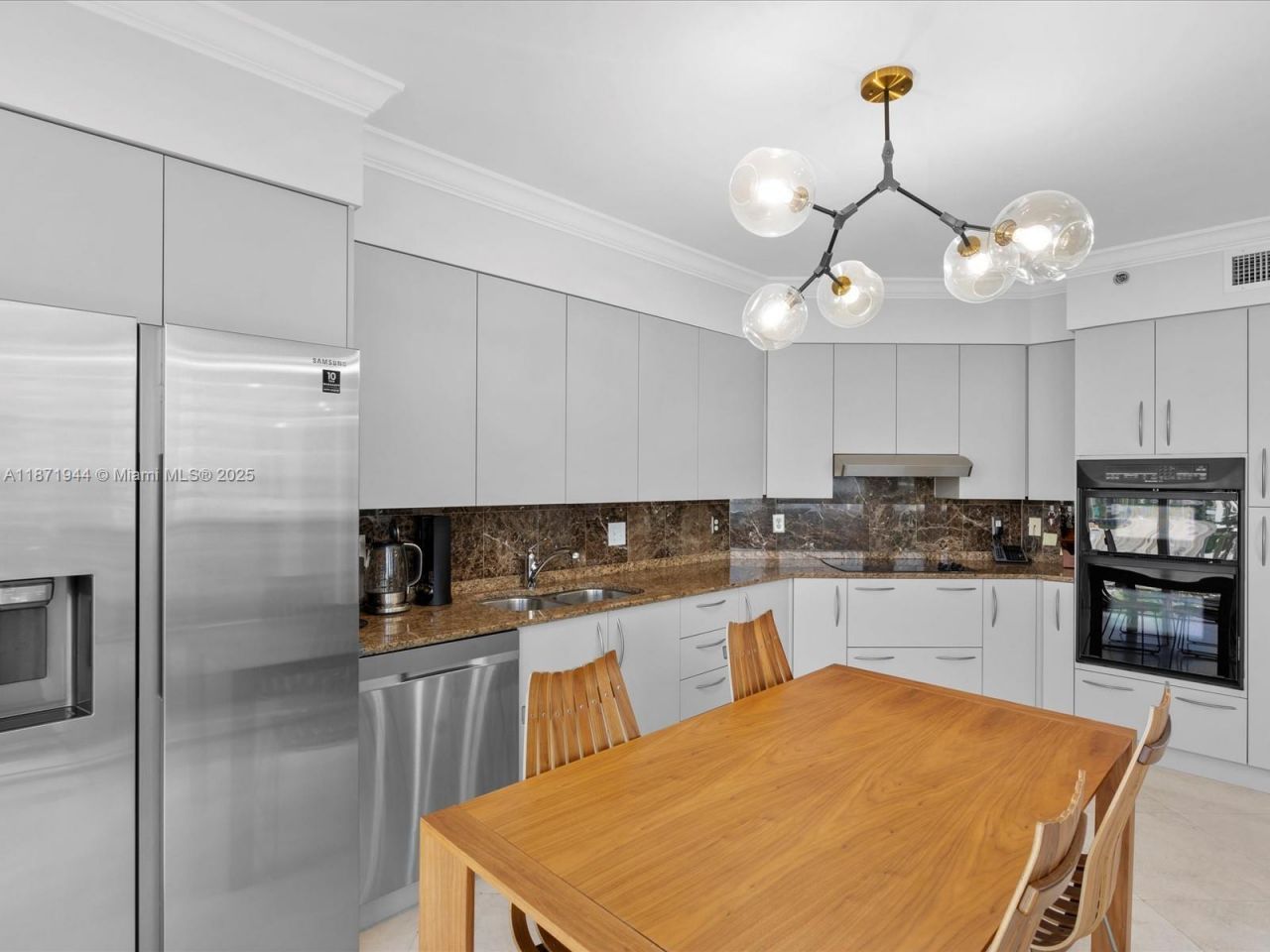 19111 Collins Ave, Unit 1406, Sunny Isles Beach, FL 33160 Photo