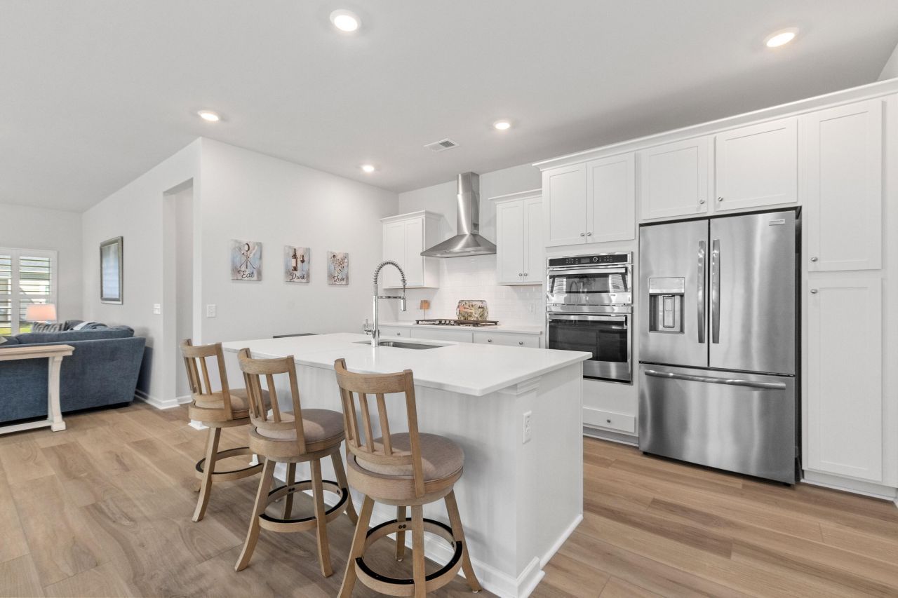 1133 Cooper Point Street Photo 1