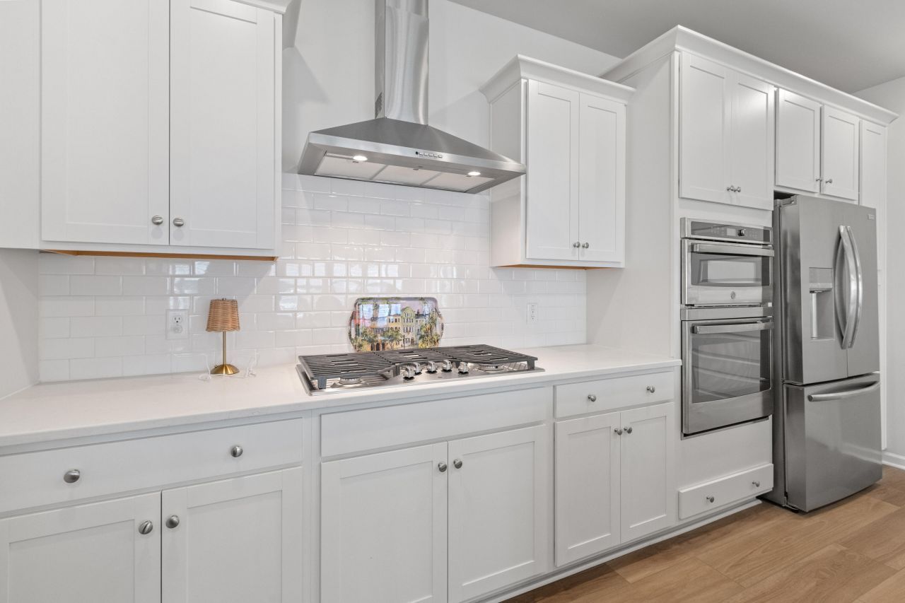 1133 Cooper Point Street Photo 10