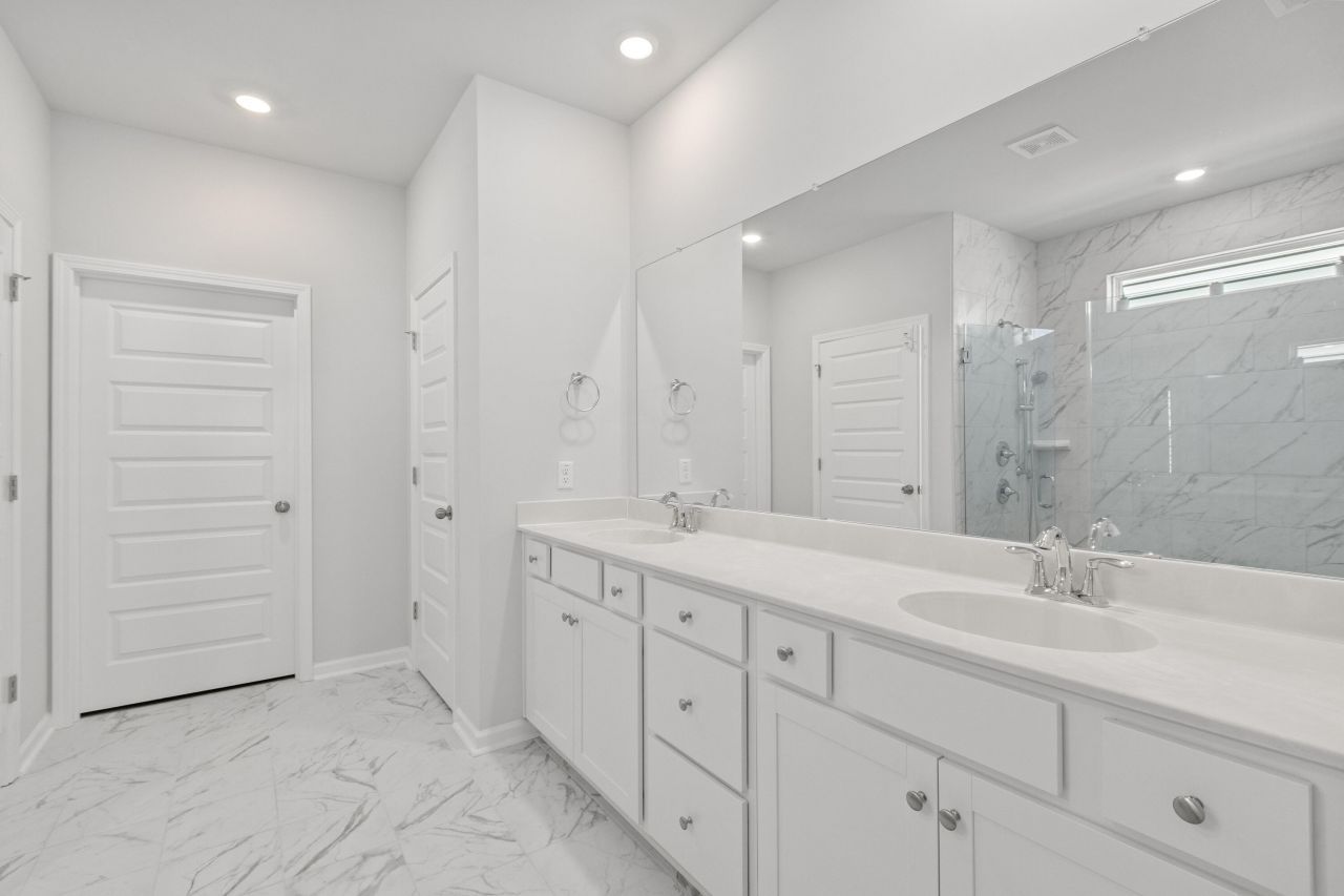 1133 Cooper Point Street Photo 15