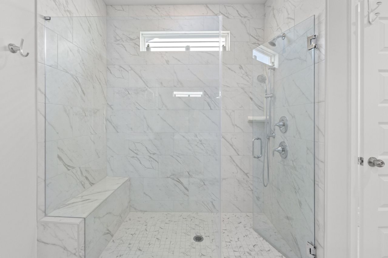 1133 Cooper Point Street Photo 4