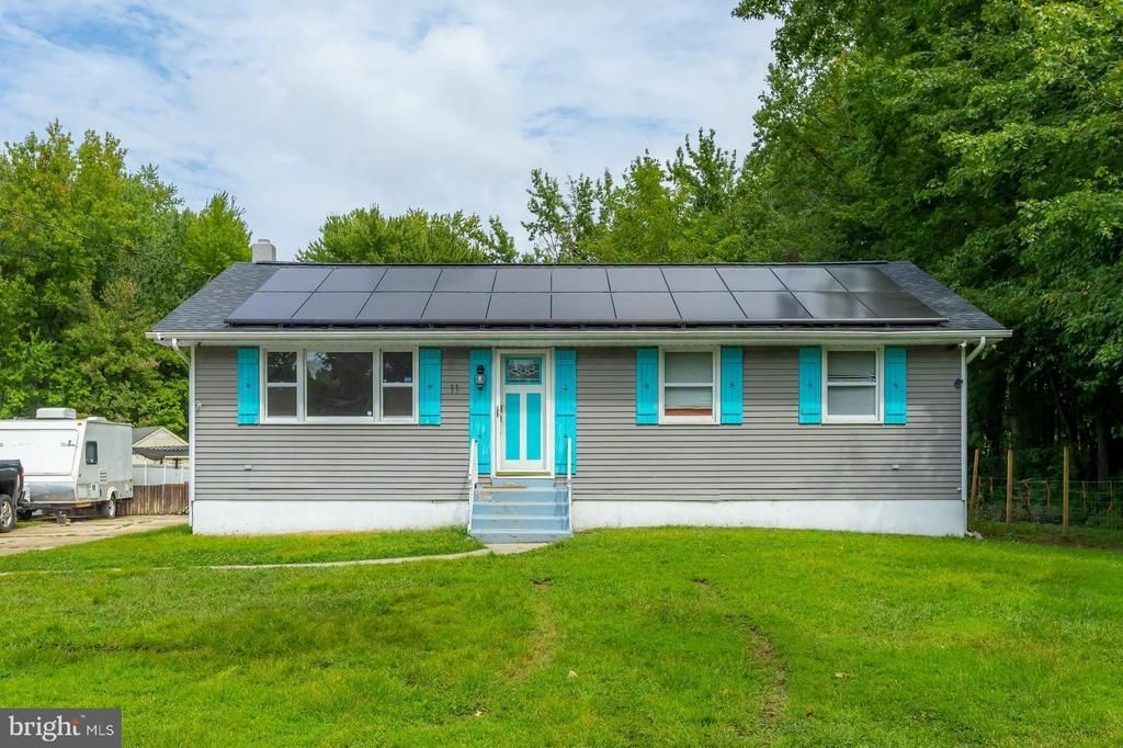 11 Leap Court, Pennsville, NJ 08070 Main Photo