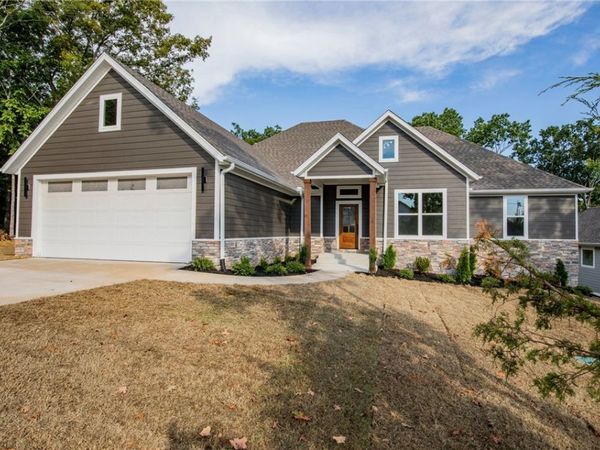 19 Nairn Lane, Bella Vista, AR 72715