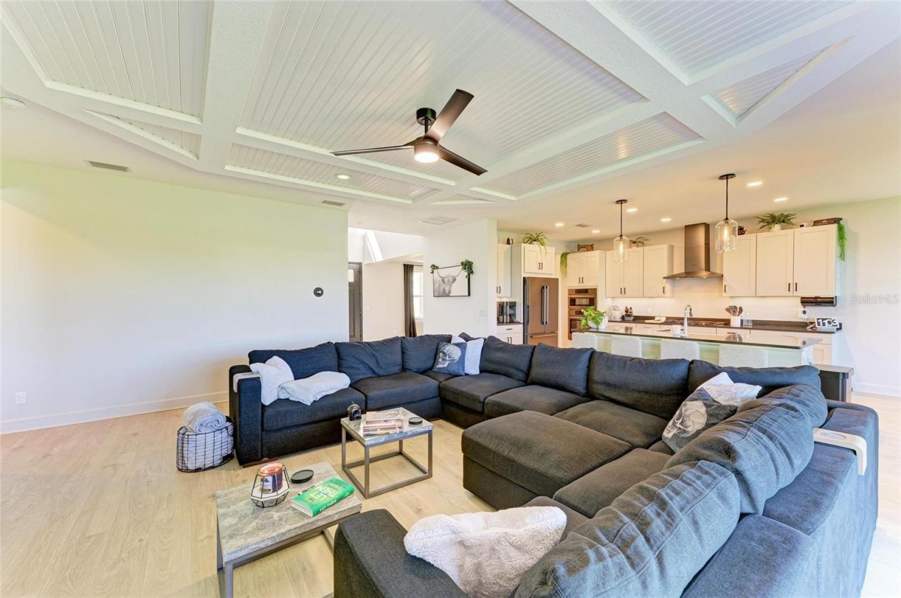 16115 Mount Holly Drive, Bradenton, FL 34211 Photo