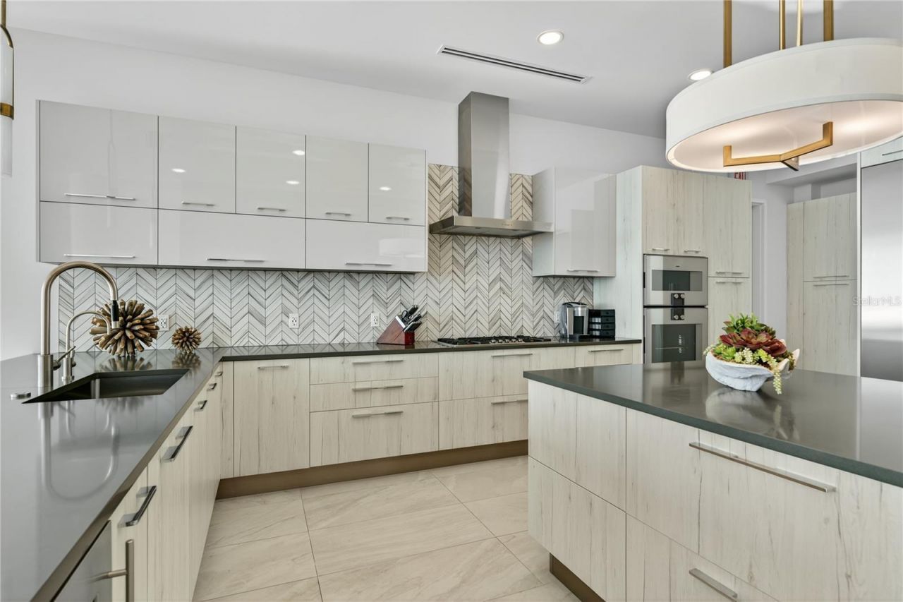 605 S Gulfstream Avenue, Unit 5S, Sarasota, FL 34236 Photo